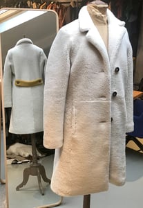 Elegant Off-White Shearling Coat Luxurious Design - Quality Leather Product Manufactured By Aba Deri Sanayi Ve Ticaret Limited Şirketi. Contact For B2B Orders.