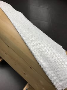 Luminous Off-White Embossed Ovine Leather Elegance - Quality Leather Product Manufactured By Çeti̇nkaya Kürk Deri̇ Konfeksi̇yon Tarim Sanayi̇ Ve  Ti̇caret Li̇mi̇ted Şi̇rketi̇. Contact For B2B Orders.