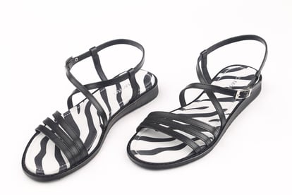 Zebra Print Footbed Black Leather Strap Sandals - Quality Leather Product Manufactured By Kardeşler Kundura Deri Mam. İmal. Paz. İth. İhr. San. Ve Tic. Ltd. Şti.. Contact For B2B Orders.