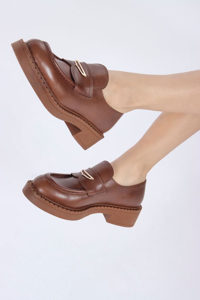 Классические Коричневые Кожаные Лоферы Золотая Деталь - Качественный Кожаный Продукт Производства Kb Ayakkabi San.ti̇c.ltd.şti̇.. Обращайтесь Для B2B Заказов.