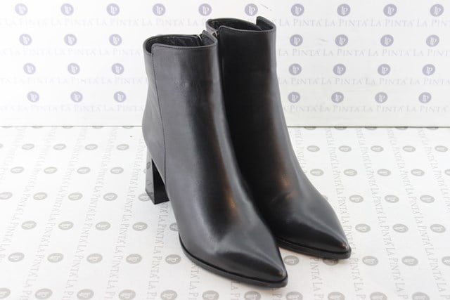 Elegante Schwarze Spitz Zehen Leder Stiefeletten