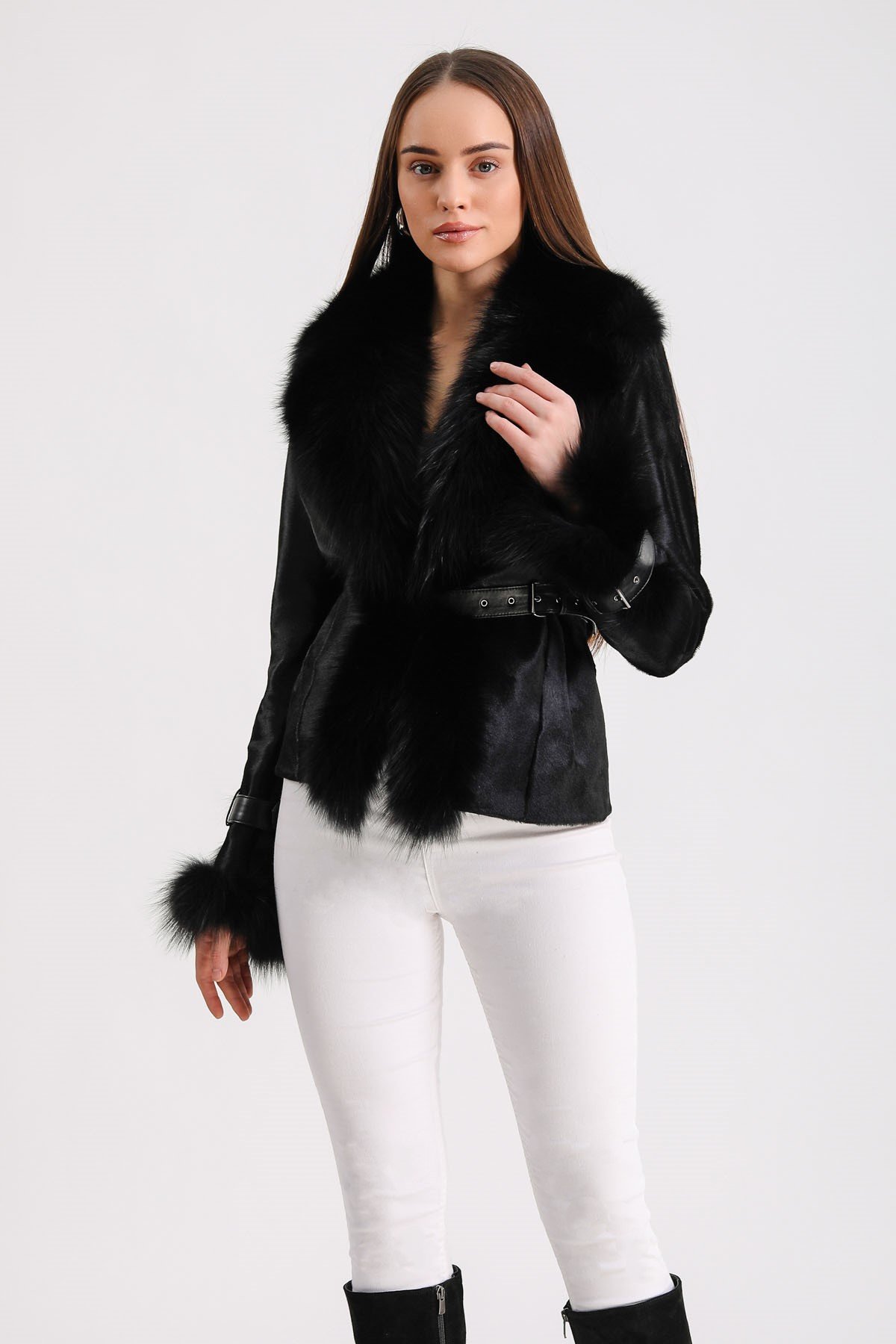 Womens Black Fur Trimmed Leather Jacket Design - Quality Leather Product Manufactured By Leatherclub Teks. Ve Deri Turz. İnş. San. Tic. Ltd. Şti. Contact For B2B Orders.
