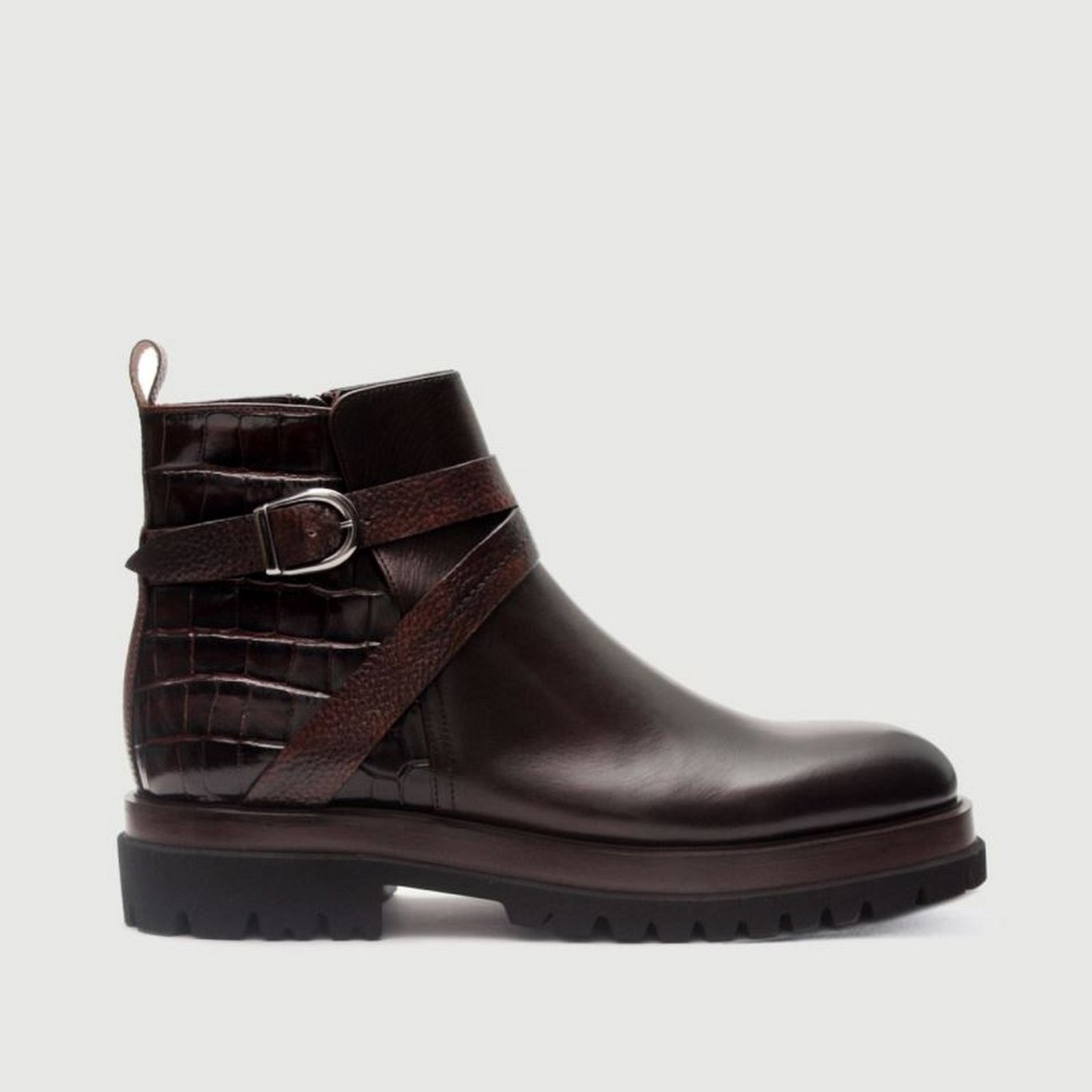 Men's Elegant Dark Brown Crocodile Embossed Leather Boots - Quality Leather Product Manufactured By Genio Ayakkabıcılık Tekstil Ve Konfeksiyon Ticaret Limited Şirketi. Contact For B2B Orders.