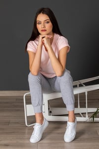 Damen Weiße Klassische Sneaker Aus Leder - Qualitatives Lederprodukt Hergestellt Von Sultani̇ Ayakkabi Sanayi̇ Ve Ti̇caret Anoni̇m Şi̇rketi̇. Kontakt Für B2B-Bestellungen.