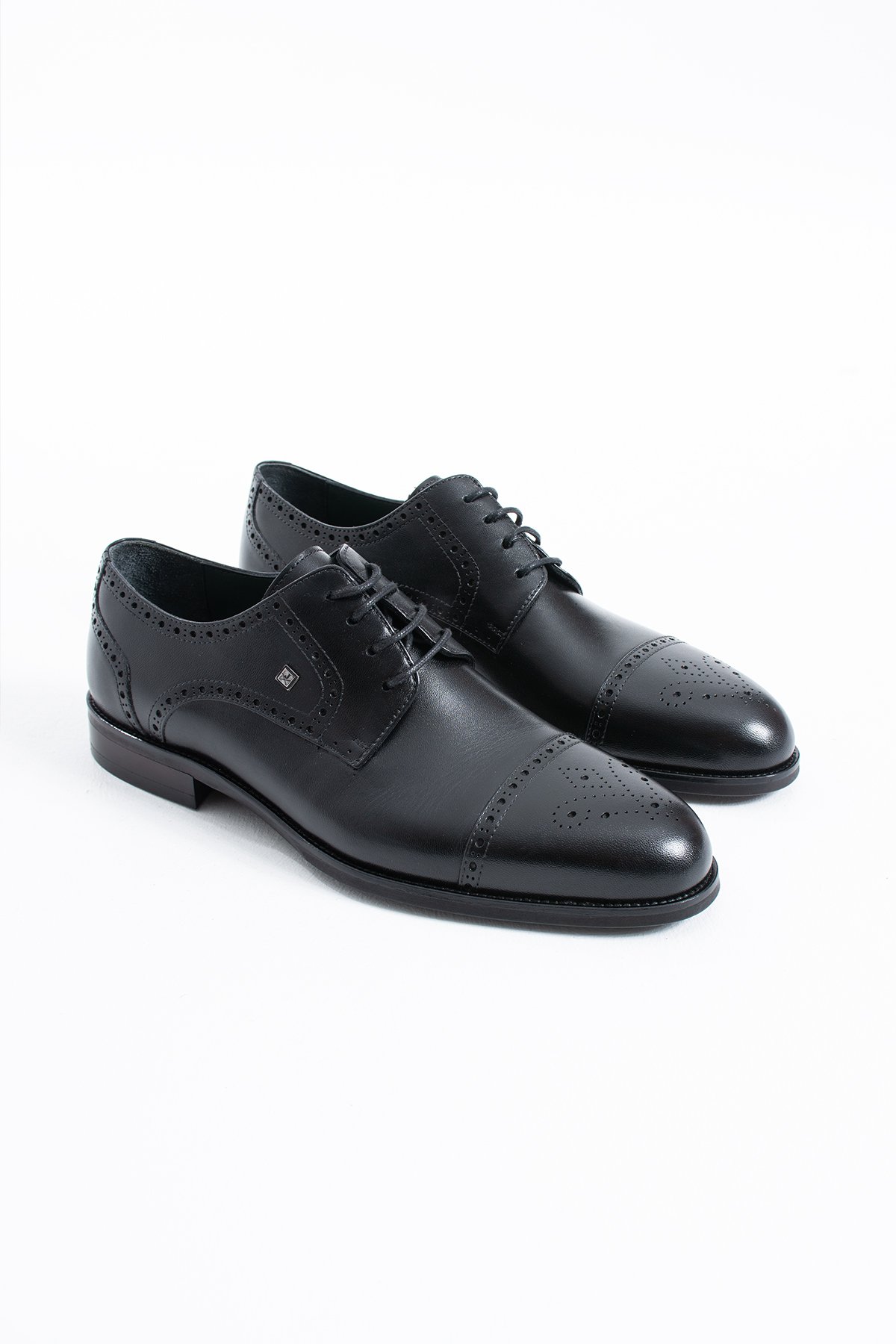 Elegant Black Cap Toe Brogue Oxford Shoes - Quality Leather Product Manufactured By Hasel Ayakkabı Ve Giyim San. Ve Tic. A.ş.. Contact For B2B Orders.