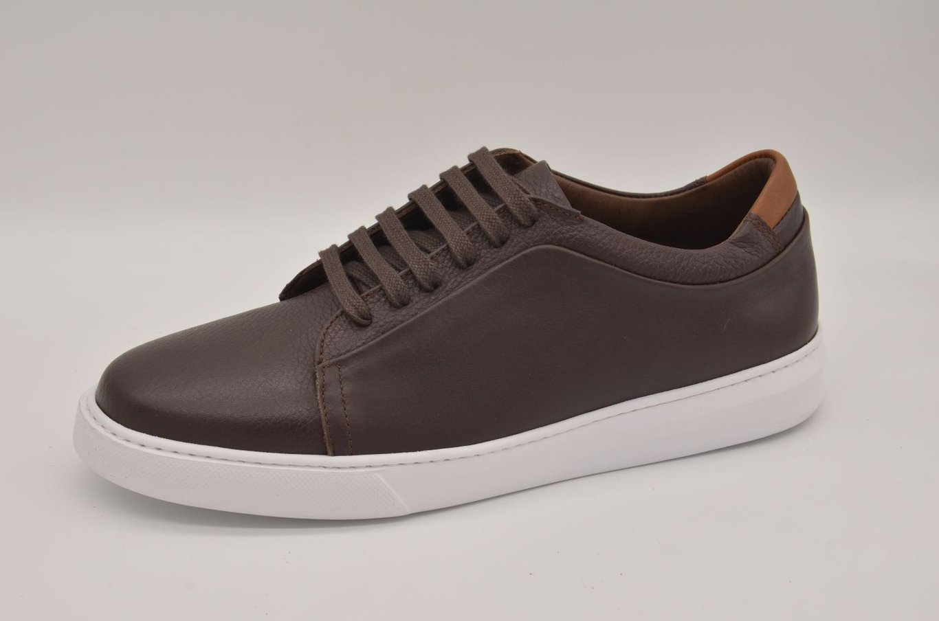Dark Brown Leather Sneakers Contemporary Design - Quality Leather Product Manufactured By Çetsan Ayakkabı Sanayi Ve Ticaret Limited Şirketi. Contact For B2B Orders.