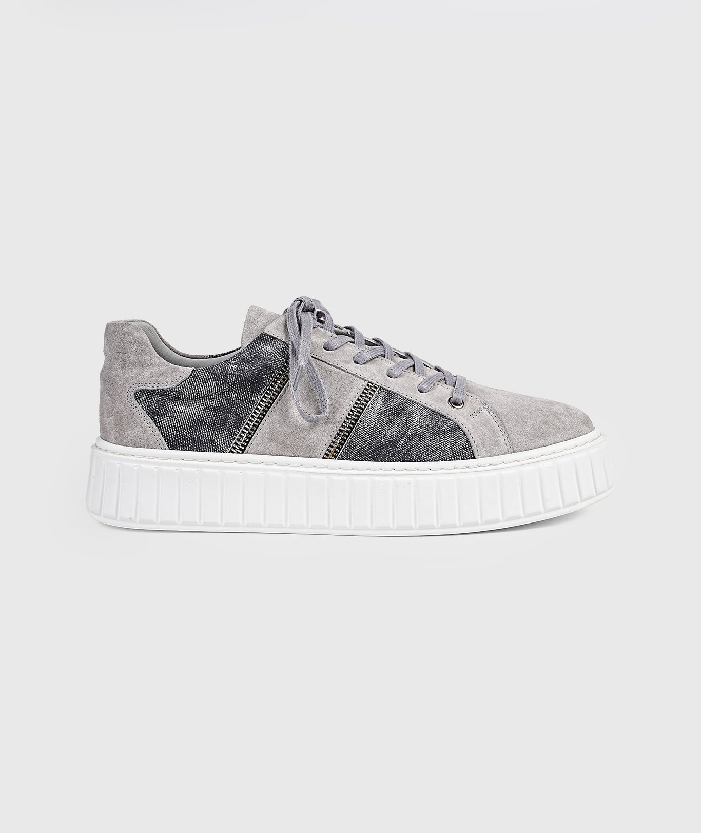 Modern Suede Leather Chunky Platform Sneaker - Quality Leather Product Manufactured By Edo Ayakkabi Teks. San Ve Ti̇c. Ltd. Şti̇.. Contact For B2B Orders.