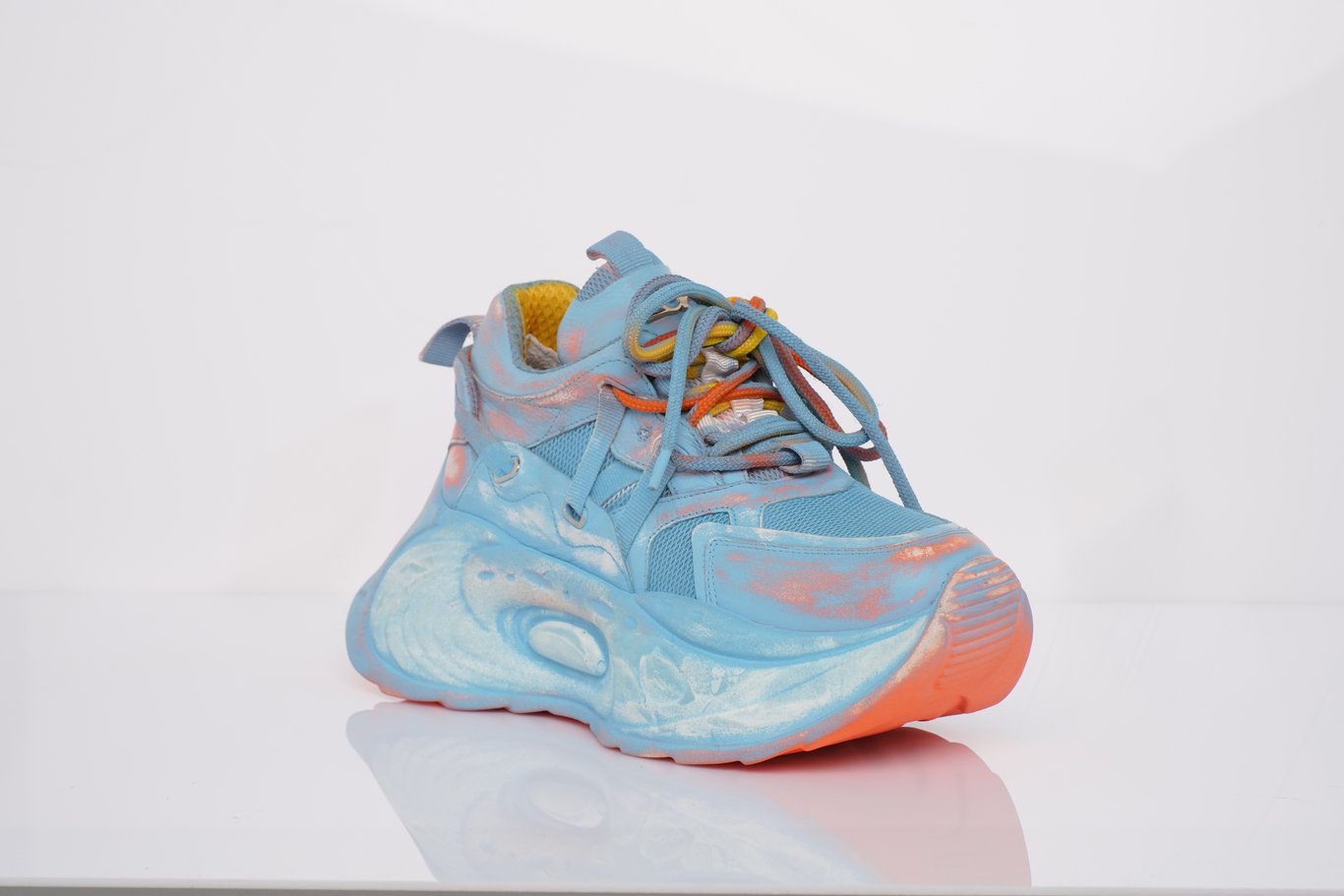 Artistic Splatter Leather Chunky Women Sneaker - Quality Leather Product Manufactured By Ali̇oğlu Grup Ayakkabi San. İç Ve Diş Ti̇c. A.ş.. Contact For B2B Orders.