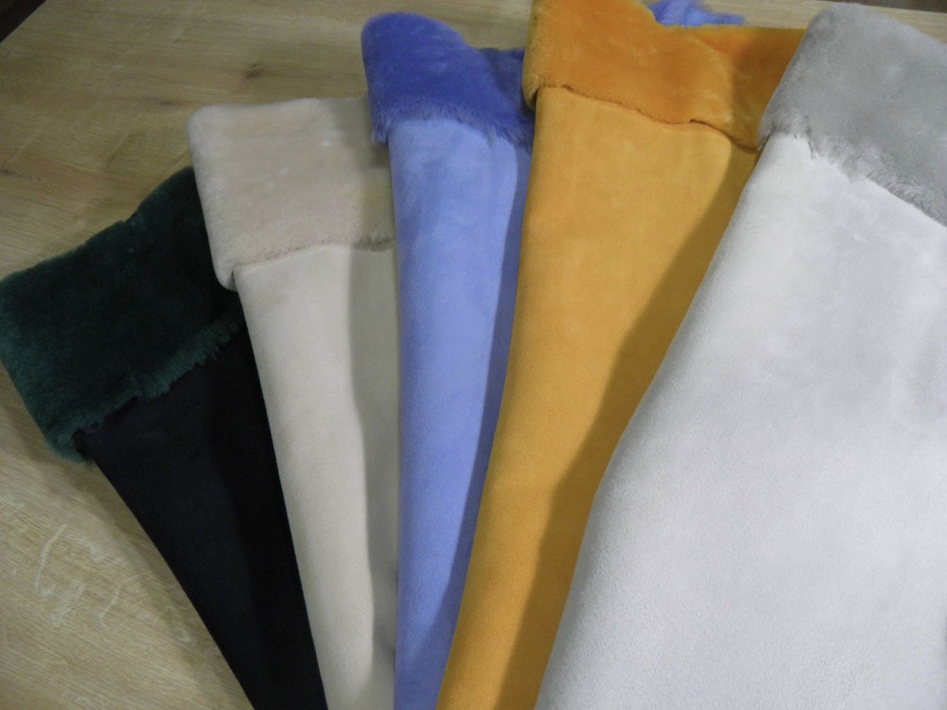 Edles Schaffell Wildleder Für Luxuriöse Bekleidung - Qualitatives Lederprodukt Hergestellt Von Seli̇na Kürk Deri̇ San. Ve Ti̇c. Ltd. Şti̇.. Kontakt Für B2B-Bestellungen.