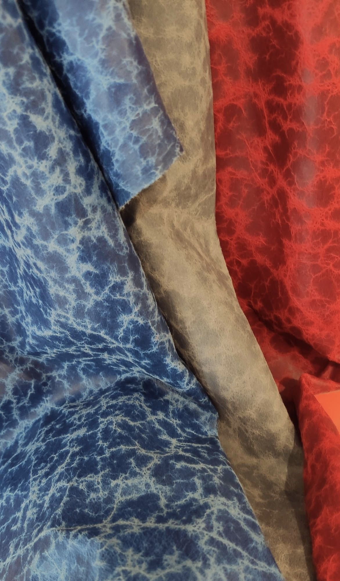 Unique Cracked Pattern Ovine Leather Vibrant Elegance - Quality Leather Product Manufactured By Marmara Deri San. Ve Tic. Ltd. Şti.. Contact For B2B Orders.