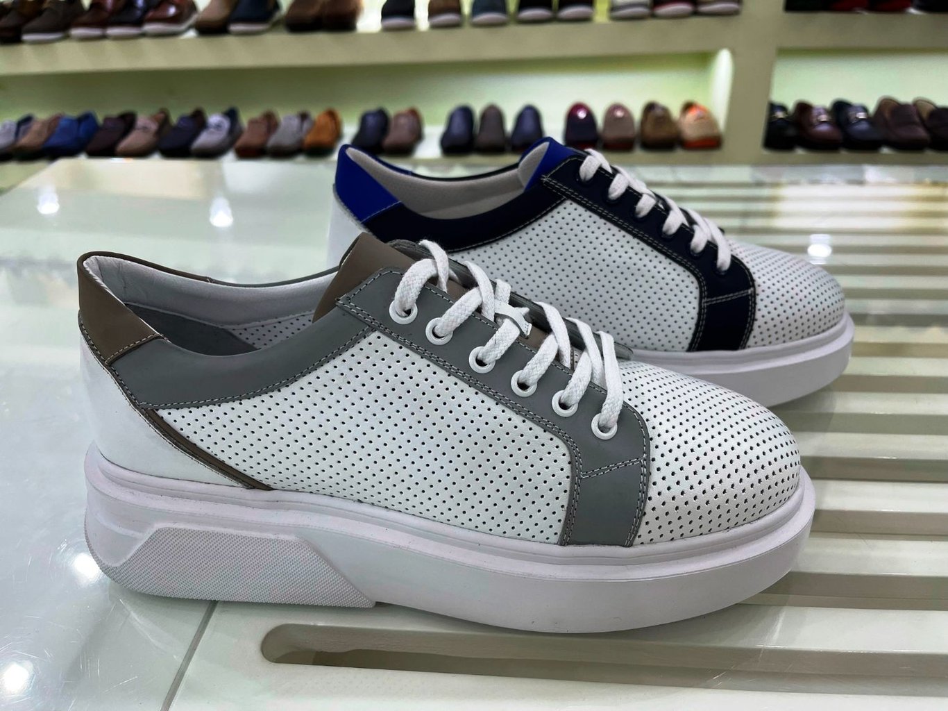 Perforated Leather Mens Casual Sneaker Design - Quality Leather Product Manufactured By Etor Ayakkabi Pazarlama Deri̇ San. Ti̇c. Ltd. Şti̇.. Contact For B2B Orders.