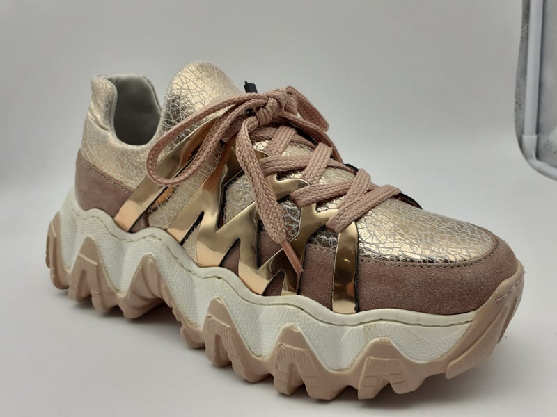 Rose Gold Cracked Leather Chunky Sole Sneaker - Quality Leather Product Manufactured By Eternal Ayk. Ve Teks. San.ve Ti̇c. Ltd. Şti̇. Contact For B2B Orders.
