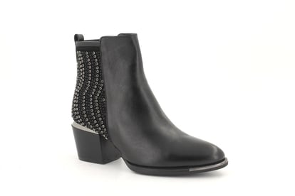 Damen Schwarze Leder Stiefeletten Nieten Metallspitze - Qualitatives Lederprodukt Hergestellt Von Venüs Ayakkabicilik Ve Deri̇ Ürünleri̇ San. Ve Ti̇c. Ltd. Şti̇.. Kontakt Für B2B-Bestellungen.