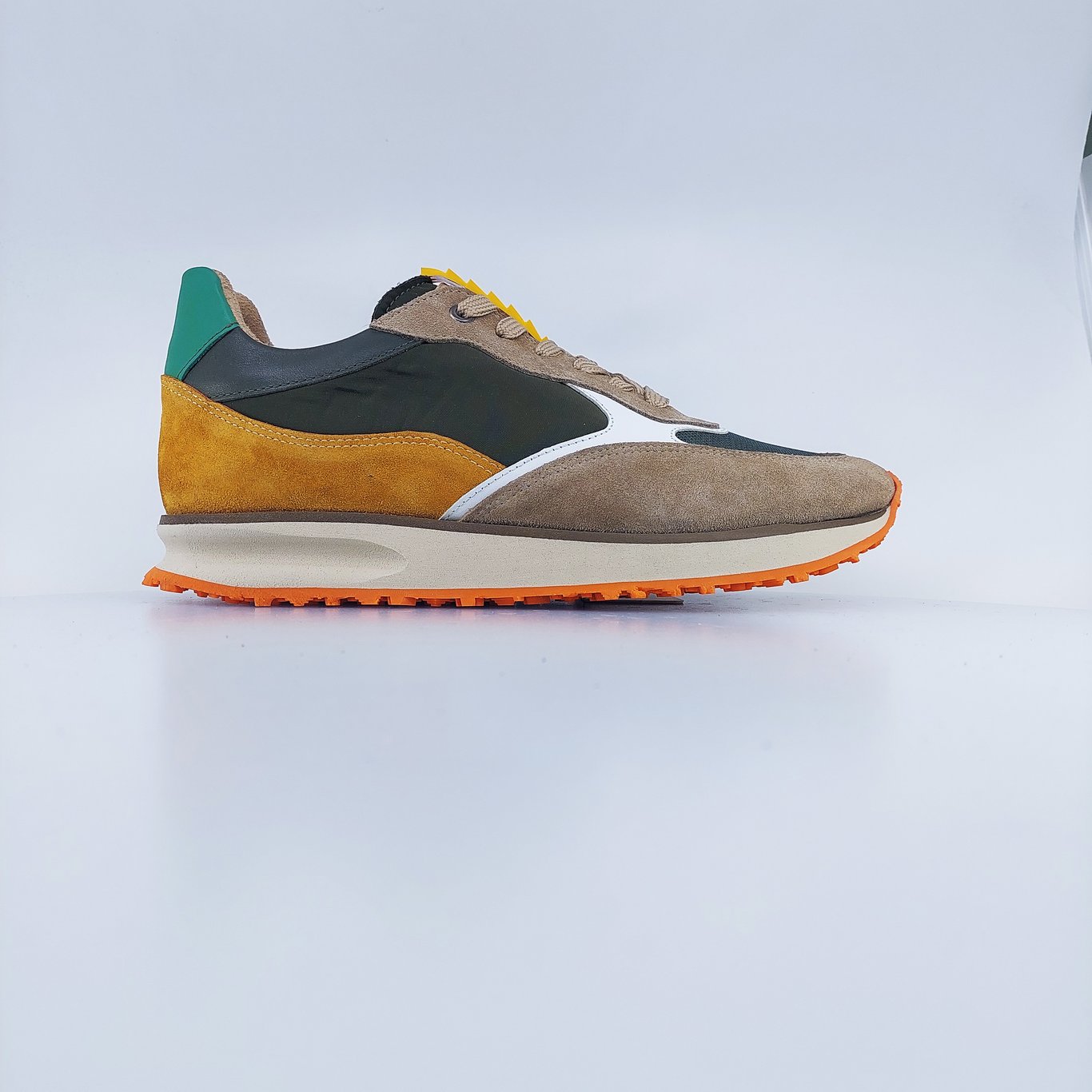 Leather Upper Men  Sneakers - Quality Leather Product Manufactured By Sayi̇ner Ayakkabi Deri̇ Teksti̇l Çanta İş Maki̇nalari Turi̇zm Pazarlama Sanayi̇ İthalat İhracat Ti̇caret Li̇mi̇ted Şi̇rketi̇. Contact For B2B Orders.