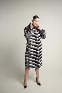 Elegant Striped Fur Women Winter Coat - Quality Leather Product Manufactured By F.o.u.r.m.i̇.e. Deri̇ Sanayi̇ Diş Ti̇caret Ltd.şti̇.. Contact For B2B Orders.