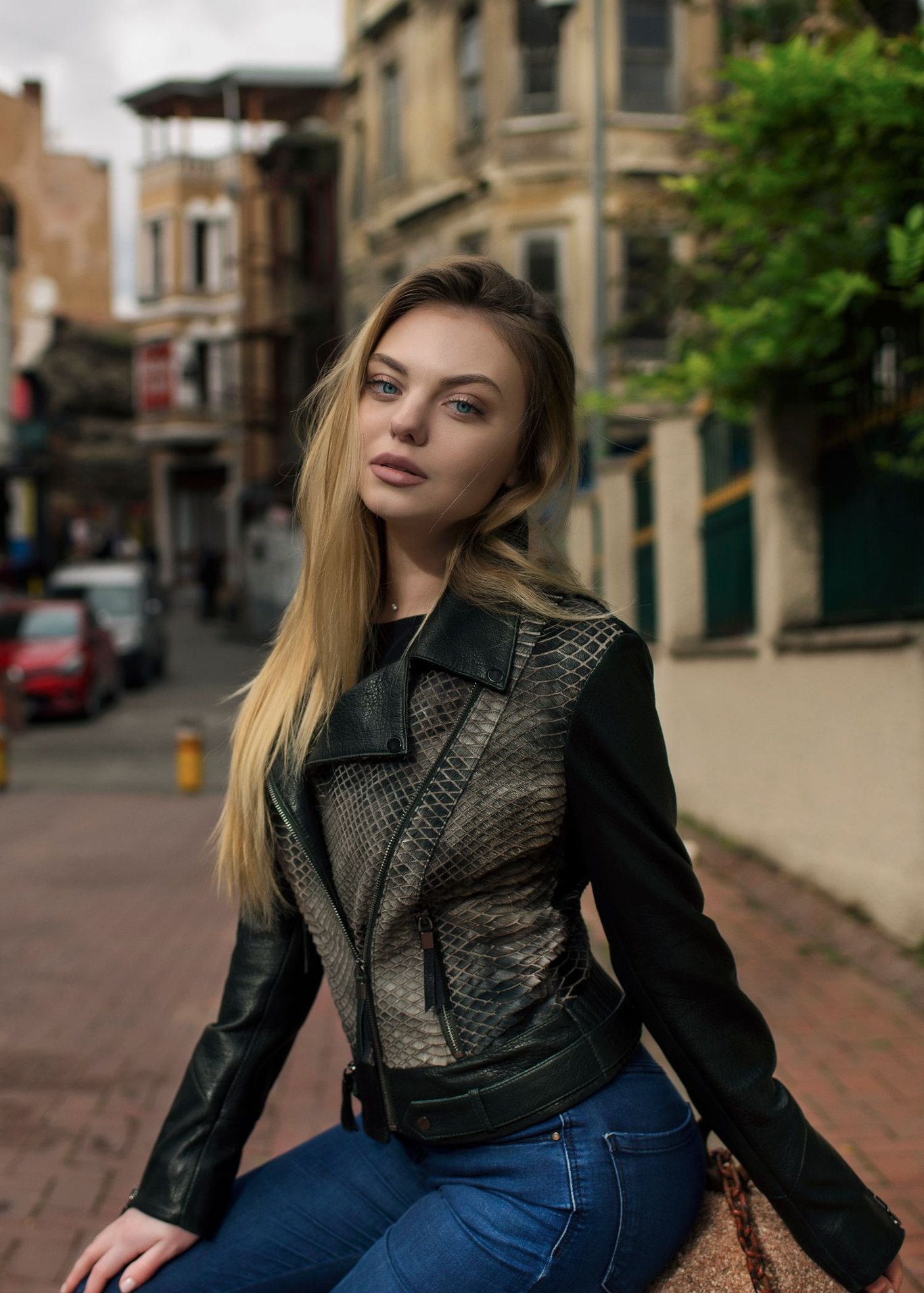 Exotic Snake Skin Biker Jacket For Women - Quality Leather Product Manufactured By Ali̇ Paşa Kürk Deri̇ Teksti̇l Turi̇zm Sanayi̇ Ve Ti̇caret Li̇mi̇ted Şi̇rketi̇. Contact For B2B Orders.
