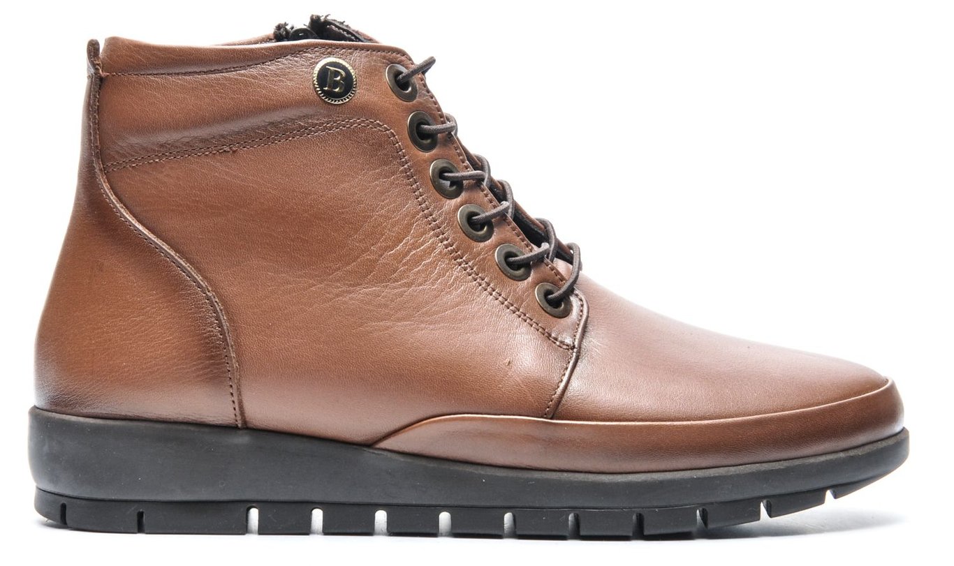 Elegant Brown Genuine Leather Lace Up Women Boots - Quality Leather Product Manufactured By Hüdaverdi Spor Malzemeleri San. Tic. Ve Paz. Ltd. Şti.. Contact For B2B Orders.