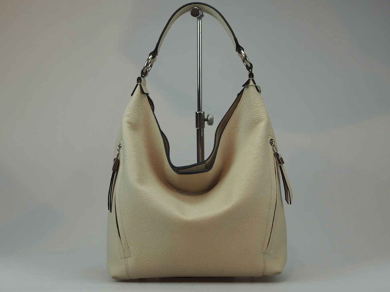 Elegant Ivory Pebbled Leather Hobo Bag For Women - Quality Leather Product Manufactured By Süren Deri̇ Ürünleri̇ San. Ve Ti̇c. Ltd. Şti̇. Contact For B2B Orders.