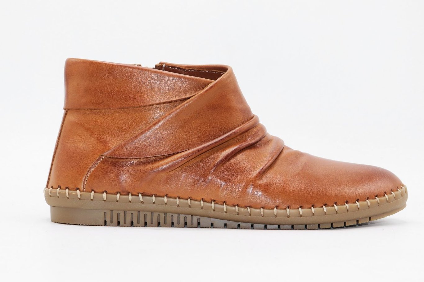 Elegant Ruched Tan Leather Ankle Boots Women - Quality Leather Product Manufactured By Meti̇n Ayakkabi Ve Teksti̇l Sanayi̇ Ti̇c. Ltd. Şti̇.. Contact For B2B Orders.