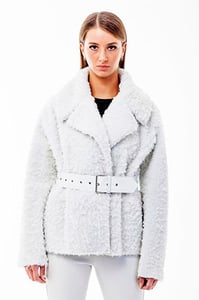 Elegant White Shearling Belted Women Jacket - Quality Leather Product Manufactured By Süed Mod Deri̇ci̇li̇k San Ve Ti̇c Ltd. Şti̇.. Contact For B2B Orders.