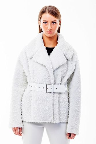 Elegant White Shearling Belted Women Jacket - Quality Leather Product Manufactured By Süed Mod Deri̇ci̇li̇k San Ve Ti̇c Ltd. Şti̇.. Contact For B2B Orders.
