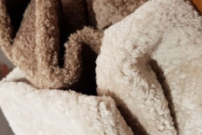 Luxuriöses Lockiges Lammfell Für Bekleidung - Qualitatives Lederprodukt Hergestellt Von Alpaka Deri̇ San. Ve Ti̇c.ltd. Şti̇. Kontakt Für B2B-Bestellungen.