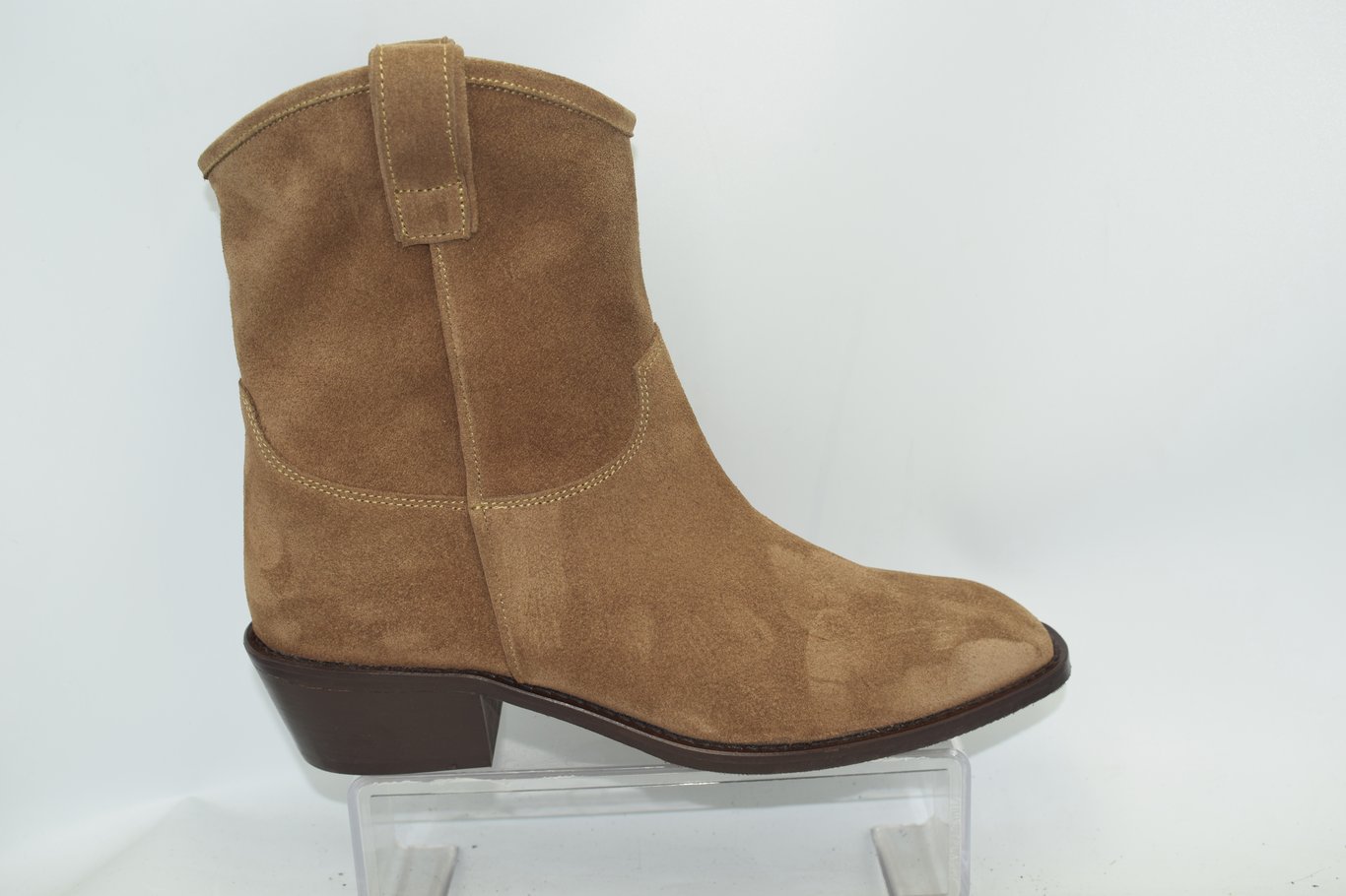 6041 - Quality Leather Product Manufactured By Heya Ayakkabi San. Ve Ti̇c. Ltd. Şti̇.. Contact For B2B Orders.