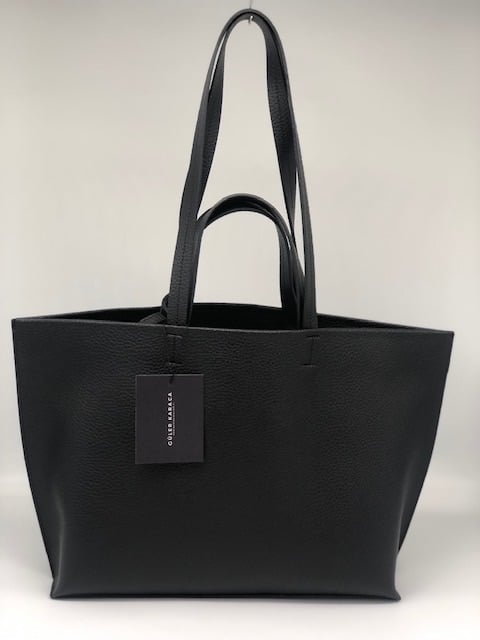 Elegante Minimalistische Schwarze Leder Tote - Qualitatives Lederprodukt Hergestellt Von Tnctex Teksti̇l Sanayi̇ İthalat Ve İhracat Li̇mi̇ted Şi̇rketi̇. Kontakt Für B2B-Bestellungen.
