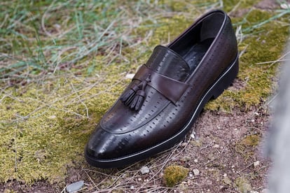 Elegant Perforated Leather Tassel Loafers Modern Design - Quality Leather Product Manufactured By Gokman Ayakkabi Ve Deri̇ Mamulleri̇ İth. İhr. San Ve Ti̇c. Ltd. Şti̇.. Contact For B2B Orders.