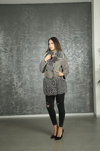 Edler Mehrfarbiger Shearling Lammfell Damenmantel - Qualitatives Lederprodukt Hergestellt Von Rubi̇s Deri̇ci̇li̇k San. Ve Ti̇c. Ltd. Şti̇.. Kontakt Für B2B-Bestellungen.