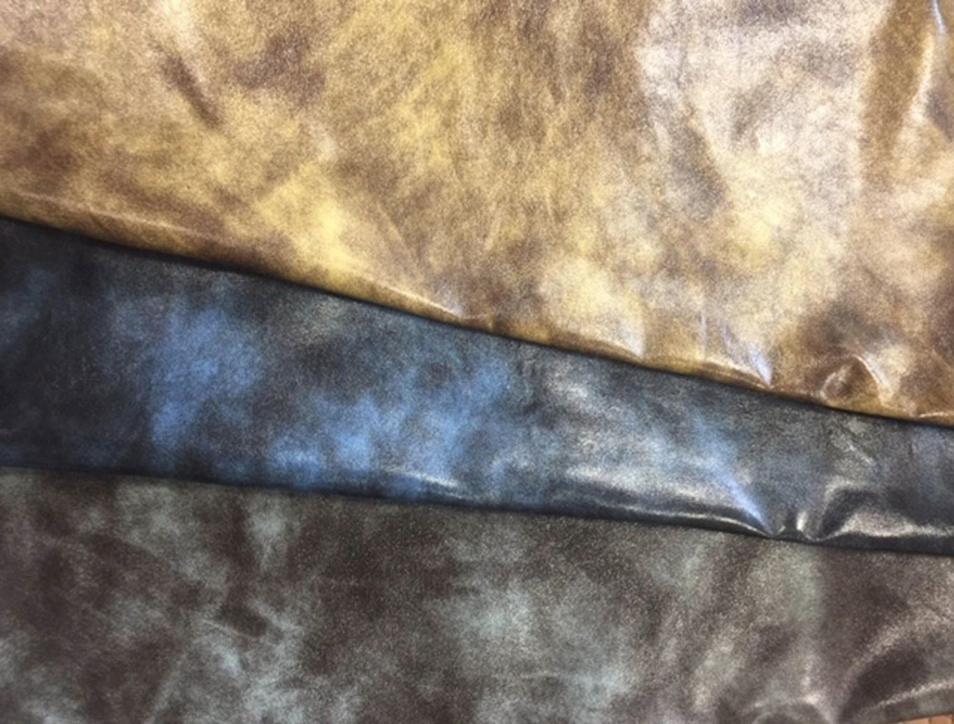 Vintage Distressed Ovine Leather For Handbags - Quality Leather Product Manufactured By Marmara Deri San. Ve Tic. Ltd. Şti.. Contact For B2B Orders.