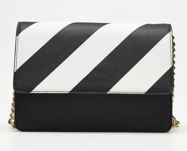 Elegante Schwarz Weiß Gestreifte Flap Damentasche - Qualitatives Lederprodukt Hergestellt Von Tmt Grup Pro Mak Ith Ihr San Ve Tic Ltd Sti. Kontakt Für B2B-Bestellungen.