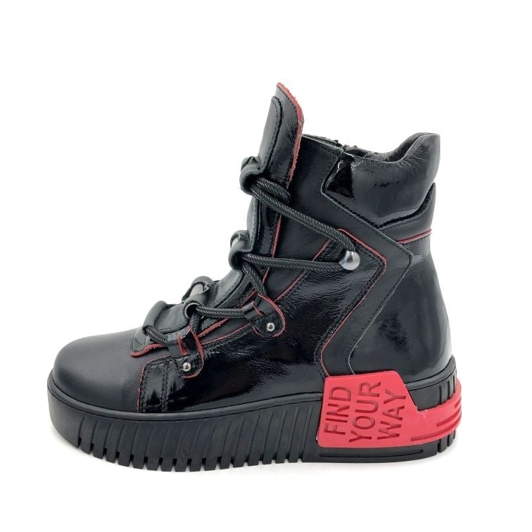 Стильные Лаковые Матовые Кожаные Ботинки - Качественный Кожаный Продукт Производства Görkem Bi̇lgi̇n Ayakkabi Ti̇c. Ltd. Şti̇.. Обращайтесь Для B2B Заказов.