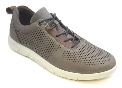 Perforiertes Lederobermaterial Moderner Urbaner Herren Sneaker - Qualitatives Lederprodukt Hergestellt Von Önder Ayakkabi Sanayi̇ Ve Ti̇caret Li̇mi̇ted Şi̇rketi̇. Kontakt Für B2B-Bestellungen.