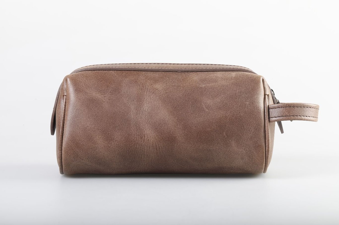 Stilvolle Genarbte Kalbsleder Unisex Reisetasche - Qualitatives Lederprodukt Hergestellt Von Öz Özler Deri Mam.day.tük. Mall.san. Ve Tic. Ltd.şti̇. Kontakt Für B2B-Bestellungen.