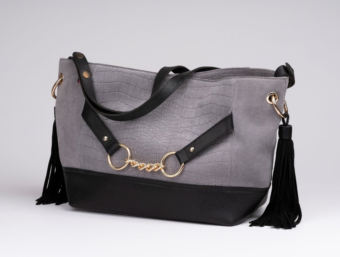 Grey Suede Crocodile Embossed Leather Shoulder Bag - Quality Leather Product Manufactured By Güven Karaca Deri̇ San. Ve Ti̇c. Ltd. Şti̇.. Contact For B2B Orders.