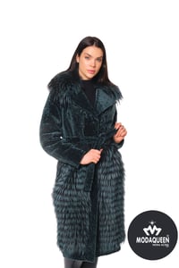 Emerald Green Fur Trimmed Luxury Lambskin Coat - Quality Leather Product Manufactured By Moda Kürk Deri̇ Teksti̇l Ve Özel Eği̇ti̇m Hi̇zmetleri̇ Li̇mi̇ted Şi̇rketi̇. Contact For B2B Orders.
