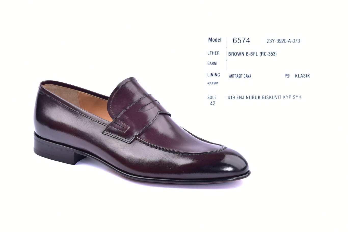 Polished Burgundy Leather Penny Loafer - Quality Leather Product Manufactured By Akar Deri̇ Ayakkabi San. Ve Ti̇c. Ltd. Şti̇.. Contact For B2B Orders.