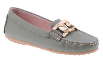 Sage Green Chain Detailed Women's Leather Moccasin - Quality Leather Product Manufactured By Turgut Kardeşler Deri̇ Ve Ayakkabi San Ti̇c Ltd Şti̇. Contact For B2B Orders.
