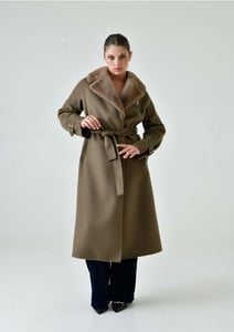 Cashmere Coats With Fur Accessories - Quality Leather Product Manufactured By Nerseler Deri San Ins Ve Dis Tic Ltd Sti. Contact For B2B Orders.
