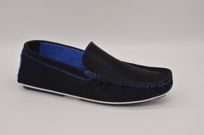 Herren Schwarze Leder Loafer Mit Leuchtend Blauen Ziernähten - Qualitatives Lederprodukt Hergestellt Von Çetsan Ayakkabı Sanayi Ve Ticaret Limited Şirketi. Kontakt Für B2B-Bestellungen.