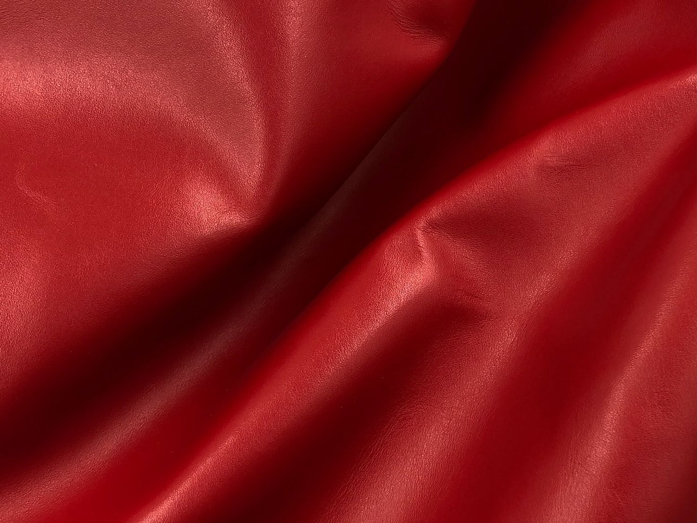 Vibrant Red Boxcalf Leather For Luxury Handbags - Quality Leather Product Manufactured By Ahmet Kanay Deri. Contact For B2B Orders.