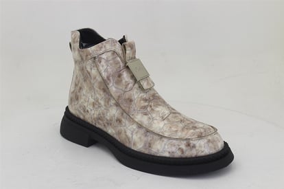 Modern Square Toe Textured Leather Ankle Boots - Quality Leather Product Manufactured By Ripka Evromoda Ayakkabıcılık İç Ve Dış Ticaret San. Ltd. Şti.. Contact For B2B Orders.