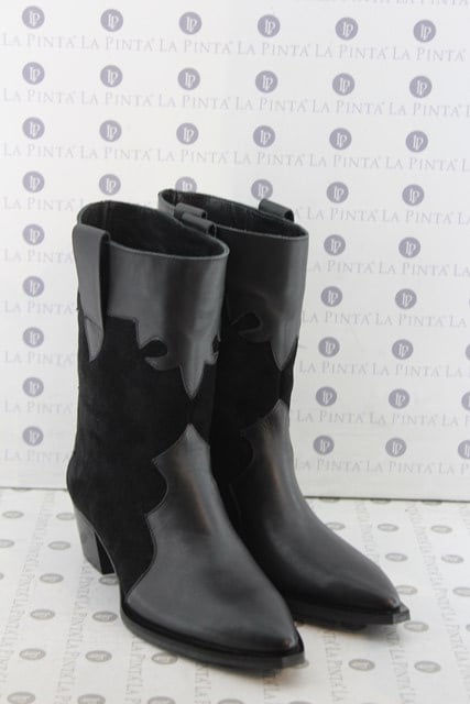 Women's Black Leather Suede Western Ankle Boots - Quality Leather Product Manufactured By Sabir Endi̇can Ayakkabicilik Ti̇caret Li̇mi̇ted Şi̇rketi̇. Contact For B2B Orders.