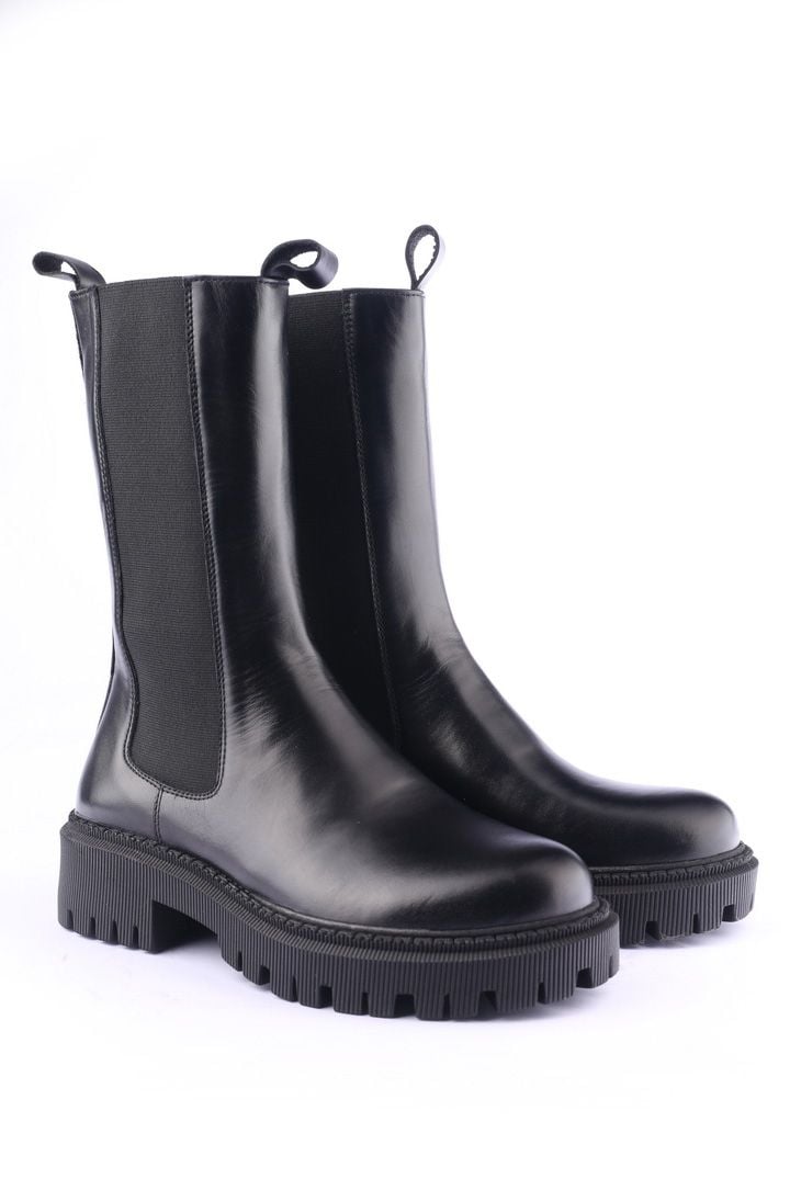 Women's Modern Chelsea Platform Boots - Quality Leather Product Manufactured By Kardeşler Kundura Deri Mam. İmal. Paz. İth. İhr. San. Ve Tic. Ltd. Şti.. Contact For B2B Orders.