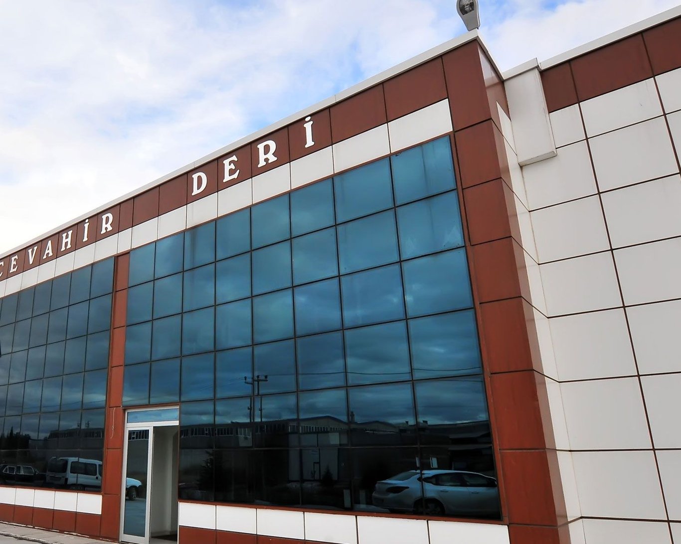 USAK CEVAHIR DERI TEKSTIL KONFEKSIYON INSAAT SAN. VE DIS TIC. LTD. STI.