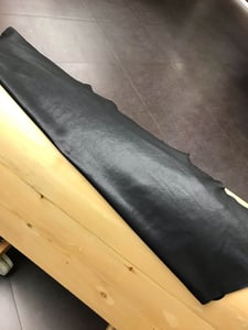 Elegant Natural Grain Ovine Leather For Apparel - Quality Leather Product Manufactured By Çeti̇nkaya Kürk Deri̇ Konfeksi̇yon Tarim Sanayi̇ Ve  Ti̇caret Li̇mi̇ted Şi̇rketi̇. Contact For B2B Orders.