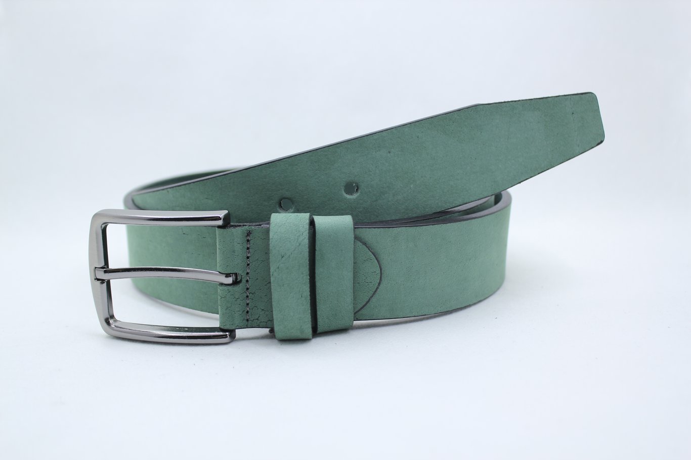 Contemporary Matte Green Leather Men Belt - Quality Leather Product Manufactured By Hi̇cret Deri̇ Mamülleri̇ San. Ve Ti̇c. Ltd. Şti̇.. Contact For B2B Orders.