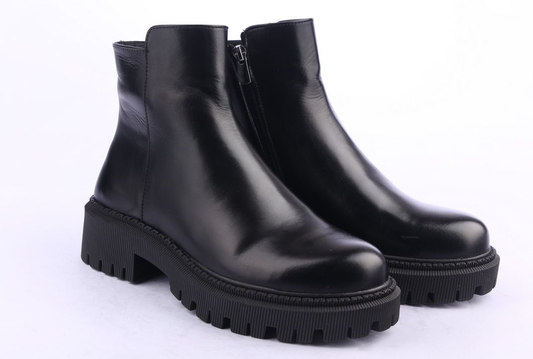 Women's Modern Chunky Sole Leather Ankle Bootie - Quality Leather Product Manufactured By Kardeşler Kundura Deri Mam. İmal. Paz. İth. İhr. San. Ve Tic. Ltd. Şti.. Contact For B2B Orders.