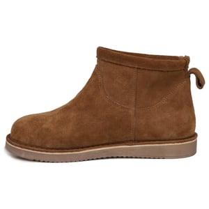 Women's Suede Leather Boots Chic Winter Style - Quality Leather Product Manufactured By Cabulli Ayakkabicilik Ve Kuyumculuk İnşaat Teksti̇l San. Ti̇c. Ltd. Şti̇.. Contact For B2B Orders.